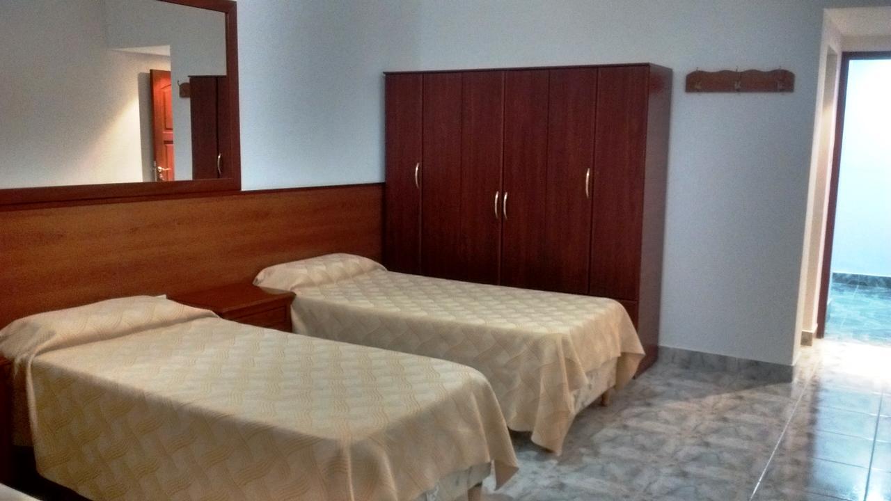Hotel Cruce Del Desierto Veinticinco de Mayo  Bagian luar foto